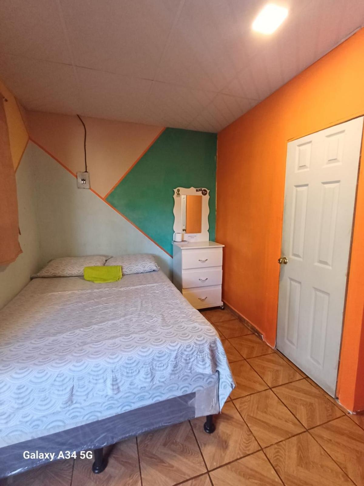 Hostal Nina Oly Tamanique Szoba fotó