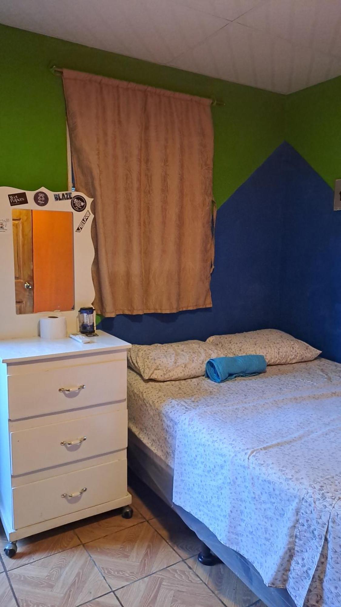 Hostal Nina Oly Tamanique Szoba fotó